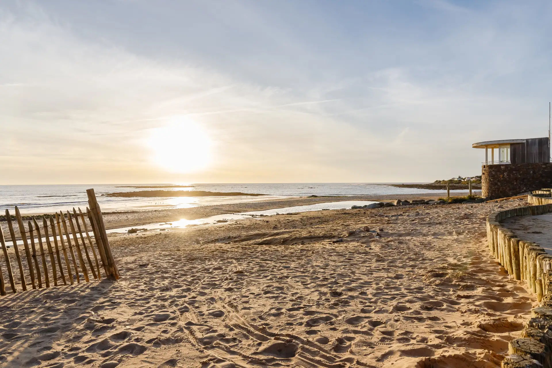Südlich von Brétignolles bietet der Strand von Normandelière einen geschützten Badestrand in der Vendée.