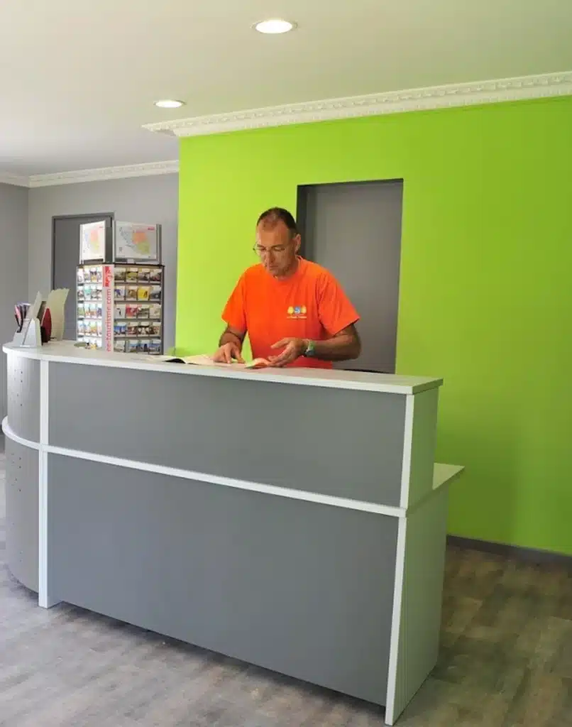 ontvangst op camping Le Cabestan bij Landevieille