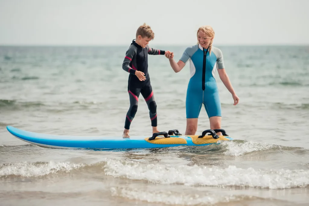 Wassersportaktivitäten auf dem Campingplatz in Bretignolles-sur-Mer: Segeln, Surfen und Paddeln in der Vendée